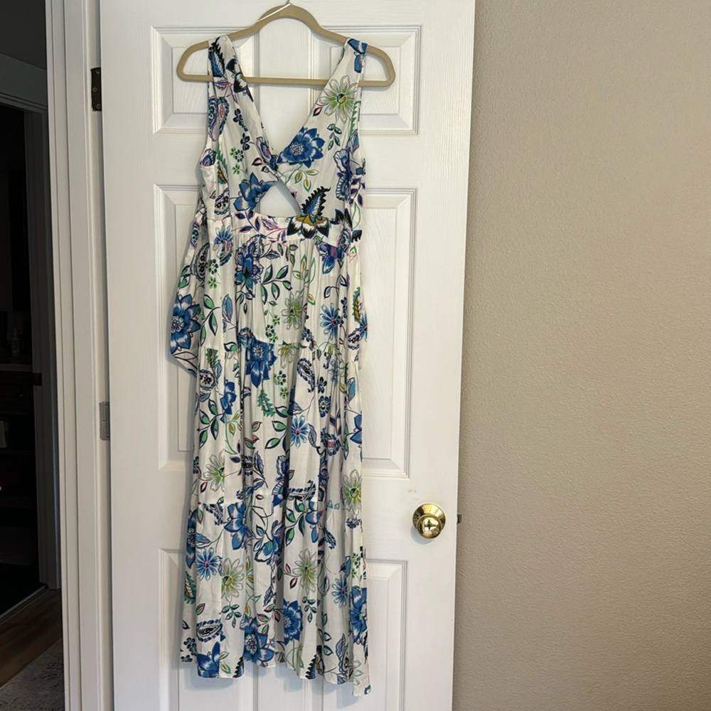 Zara midi floral dress. Size medium. New with tags.